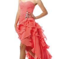 Abito lungo con strascico