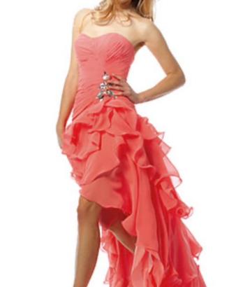 Abito lungo con strascico