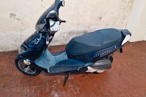 Scooter Aprilia Leonardo 250cc 