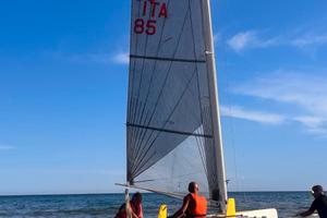 Catamarano a vela classe a - bimare