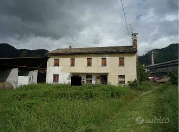 Immobile in asta di 759 m² a Vittorio Veneto
