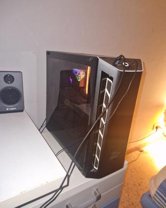PC assemblato da gaming con RX6800 + postazione