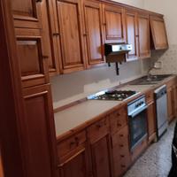Cucina in abete rosso
