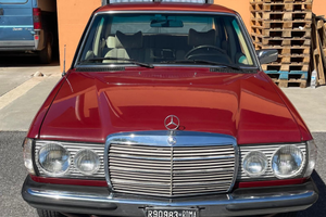 Mercedes 200D