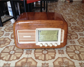 Radio-Giradischi d'epoca WATT RADIO