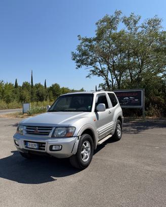Mitsubishi Pajero 2.5 TDI 3p. GLS1