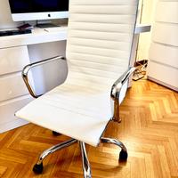 Sedia direzionale pelle bianca girevole mod. Eames