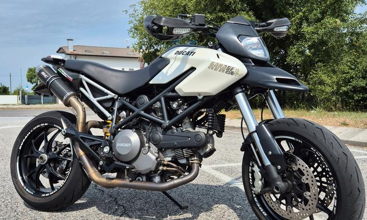 Ducati Hypermotard 796 - 2011