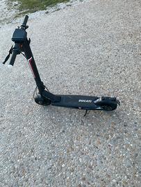 Monopattino ducati pro tre