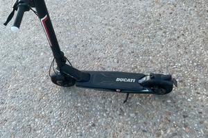 Monopattino ducati pro tre