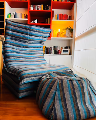 POLTRONA CALIA ITALIA mod BLUES + POUF coordinato