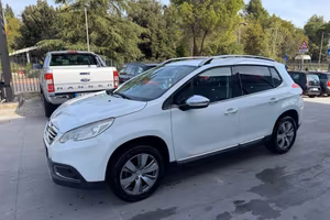 Peugeot 2008 1.2 VTi 82CV Allure