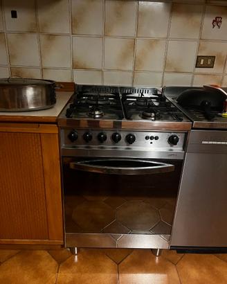 Piano cottura a gas e forno
