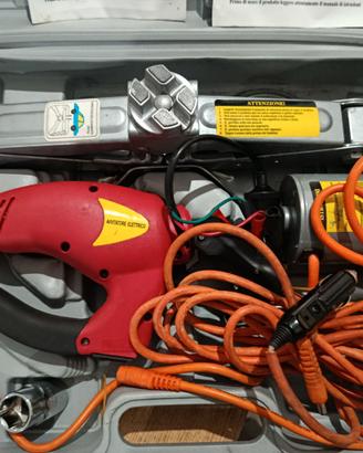 Avvitatore e cric auto