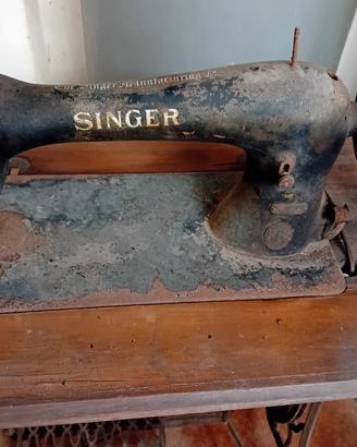 Macchina da cucire antica Singer