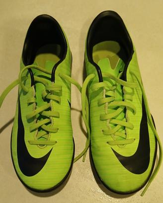 Scarpa nike calcetto n.35