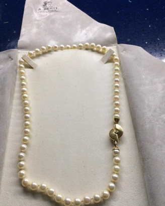 Collana in perle chiusura in oro 750 e dismanti