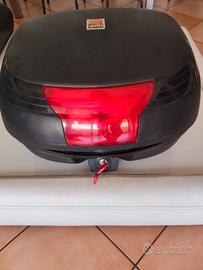 Bauletto Givi Monolock 42L con luce stop