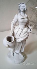 Statuina Porcellana Biscuit 'L'Acquaiola'
