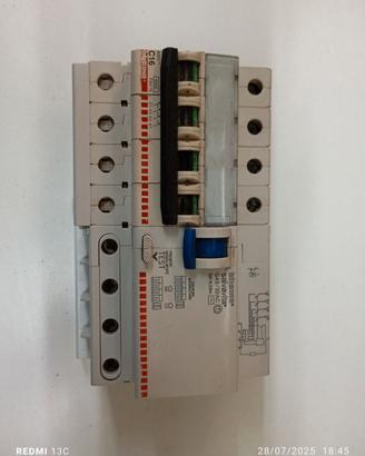 interruttore quadripolare diff.magn. 16A
