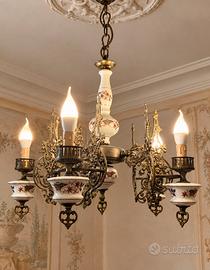 Lampadario in ottone e ceramica unico vintage
