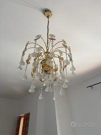 Lampadario vintage dorato con pendenti