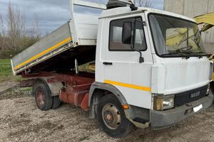 Iveco zeta 50.9 ribaltabile trilaterale