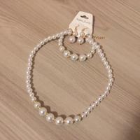 Set collana, bracciale e orecchini, perle finte
