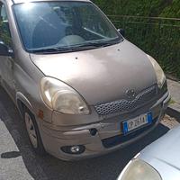 yaris verso 