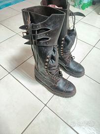 Stivali alti Vibram nuovi