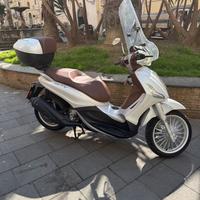 Piaggio Beverly 300  – PARI AL NUOVO