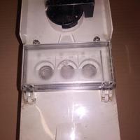 Presa industriale da muro