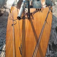 Barca Contender in legno