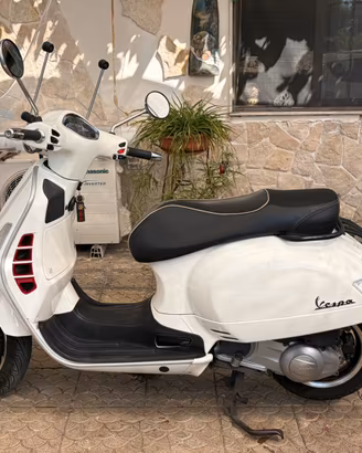 Vespa gts 300