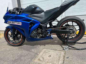 Yamaha r3 pronta pista