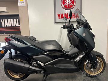 Yamaha X-Max 300 Tech max
