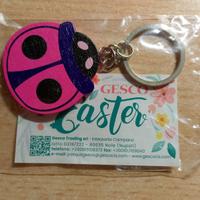 Portachiavi a coccinella rosa e viola in legno Ges