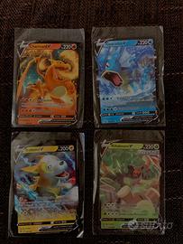 Lotto 4 carte Pokémon , Charizard ,Gyarados ….