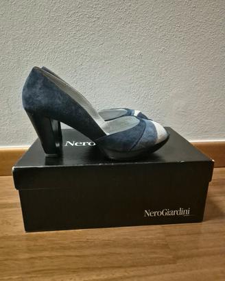 Scarpe decolleté NeroGiardini in camoscio blu