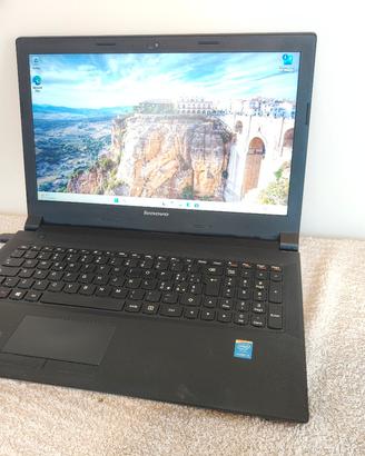 PC Portatile Lenovo 15" Win 11 Pro i5 SSD