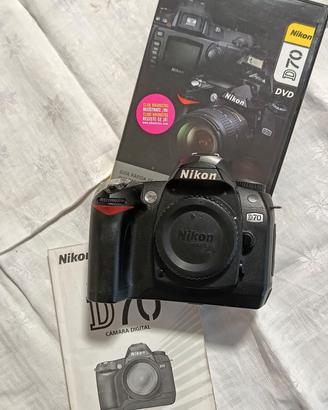 NIKON D70