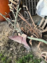 Aratri antichi di tutti i tipi funzionanti + tino