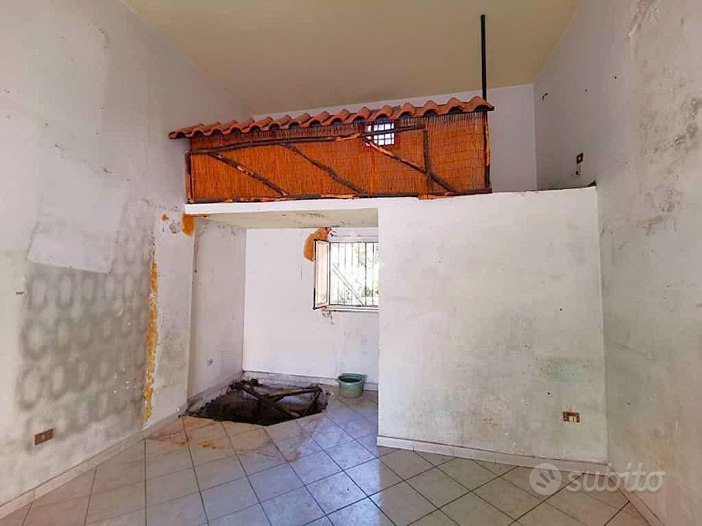 NEGOZIO A CASTELLAMMARE DI STABIA - Vista 4