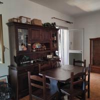 Casa di campagna con terreno alberato