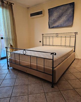 Letto in ferro battuto matrimoniale contenitore