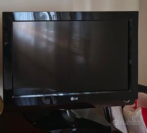 TV LG 26LG4000 con DivX DVD integrato