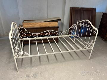 Letto divano in ferro battuto