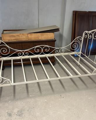 Letto divano in ferro battuto