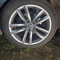 Cerchi e gomme da 18 pollici