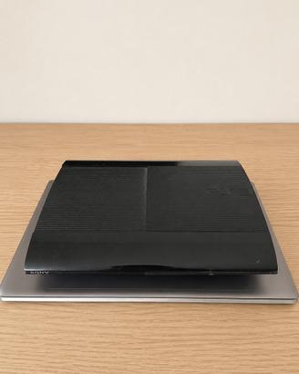 PS3 Super Slim + 1 Controller
